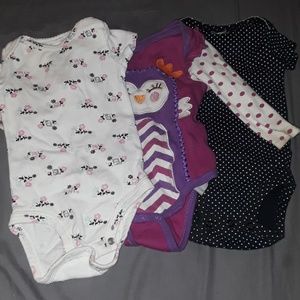 Selling 3 onsies hardley worn